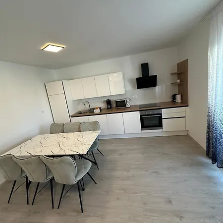 Apartment Apartman Danica *