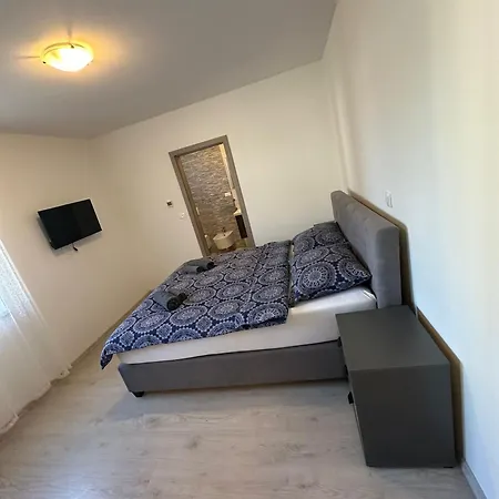 Apartment Apartman Danica *
