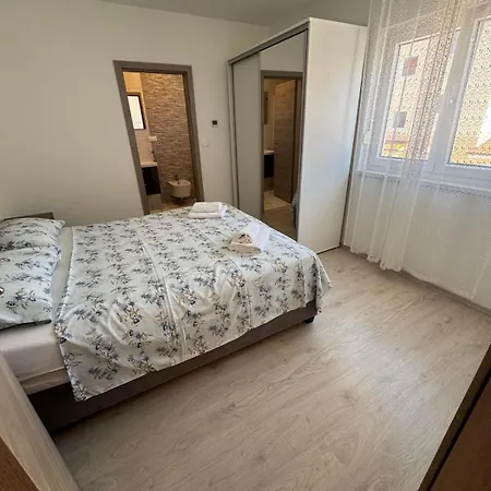 Apartment Apartman Danica *